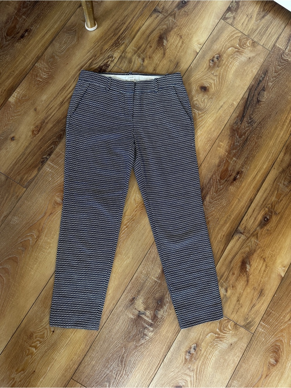 JCrew Women’s Navy and White Patterned Café Capri Pants size 00